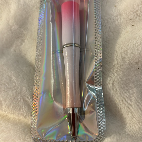 New handmade Collie/Sheltie Dog
Silicone Focal Beads ink pen with beads - Picture 4 of 5